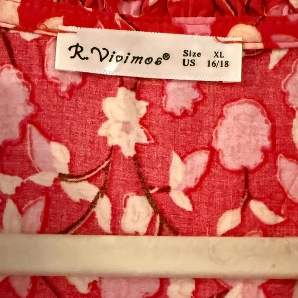 Elegant Red Patterned Maxi Dress - Picture 3 of 5